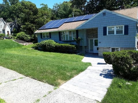 5 bedroom home west orange New Jersey with many amenities 
