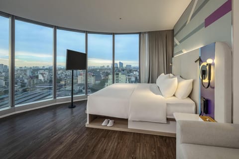 Room, 1 King Bed with Sofa bed | Premium bedding, in-room safe, desk, laptop workspace