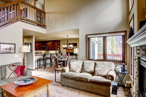 Open floor plan to enjoy time with your company, cook and entertain