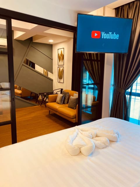 Superior Studio Suite | Premium bedding, free WiFi, bed sheets