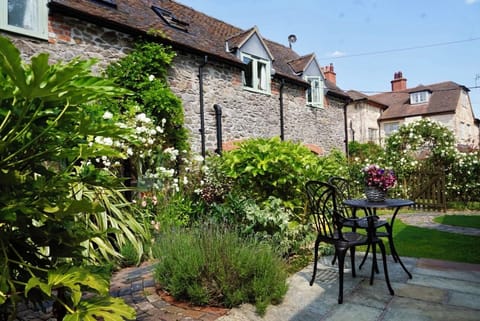 House | Outdoor dining
