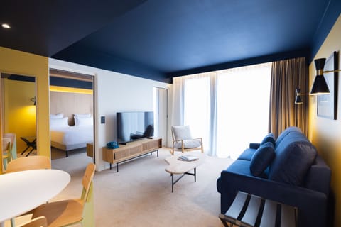 Apartment | Living area | TV