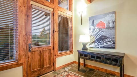 Entryway, Main Level