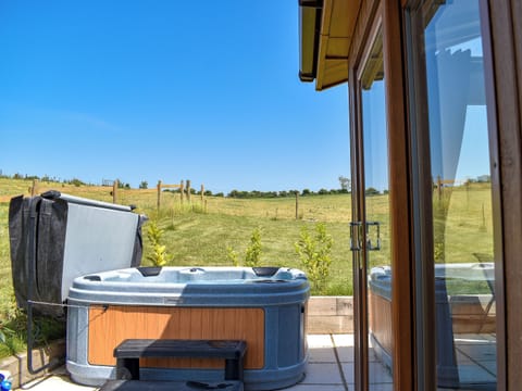 Hot tub | Whitey Top Country Lodge - Whitey Top Lodges, Pentridge