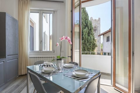 Basic Apartment, Multiple Beds | Dining