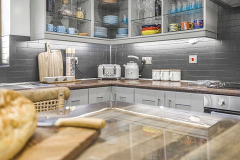 House, Accessible, Ensuite | Shared kitchen