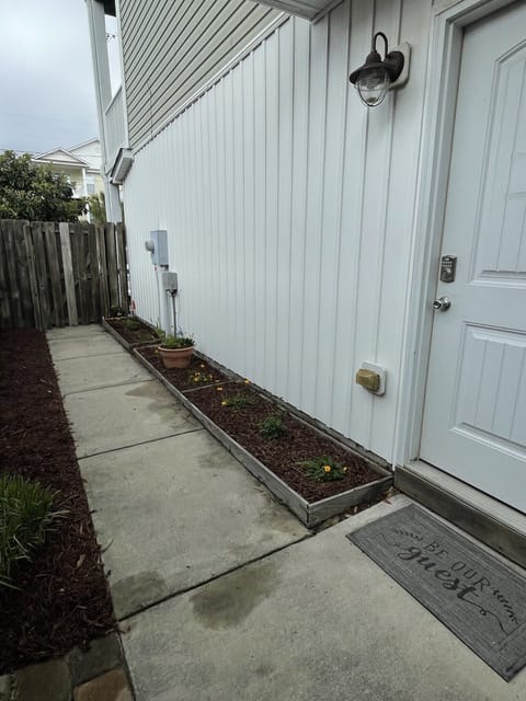 Private walkway to guest suite entrance.