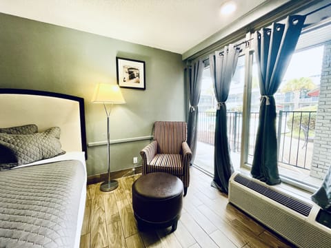 Room, 1 King Bed | Free WiFi, bed sheets