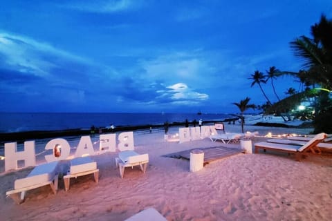 Centrally colated in PuntaCana steps from top restaurants ,bars & stunning sandy