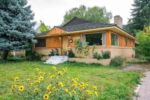 Welcome to Mom and Dad`s Retreat, managed by Love Leavenworth.