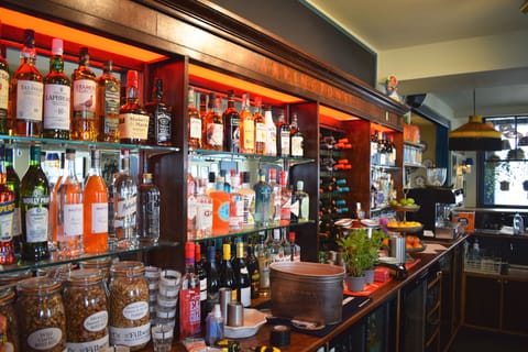 Double Room, Ensuite | Bar (on property)