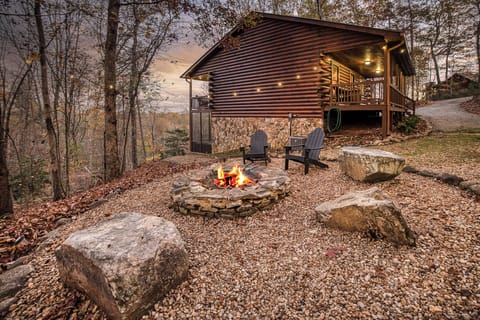 Fire pit with natural rock seating