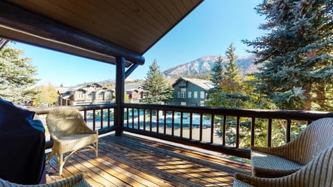 Condo, 2 Bedrooms | Property grounds
