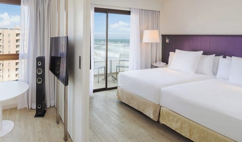 Minibar, in-room safe, desk, free WiFi