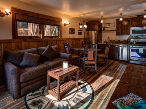 Luxury Cottage, Ensuite (Stand Alone Fireplace ) | Private kitchen | Highchair