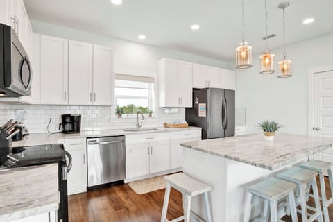 Additional island seating