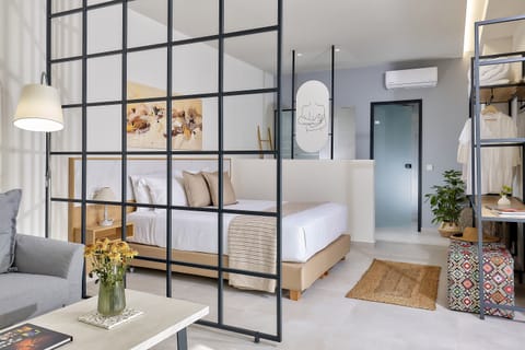 Executive Suite | Frette Italian sheets, premium bedding, Tempur-Pedic beds, in-room safe