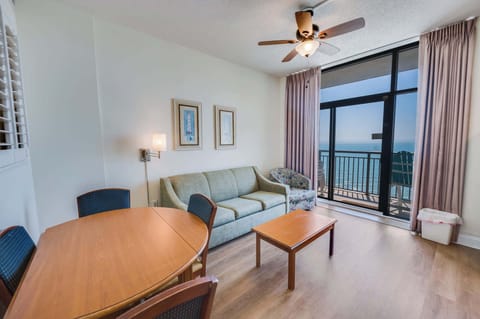 Amazing Living Room, Beautifully Decorated, Stunning Views🌊☀️
