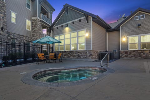 Dive into relaxation and soak up the sun by our inviting outdoor pool. 