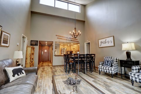 Condo, 2 Bedrooms | Living area | Smart TV