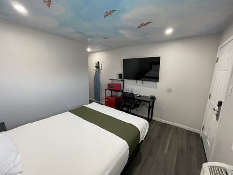 Single Room | Desk, WiFi (free), individually furnished, bed sheets