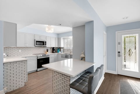 Kitchen has plenty of counter space