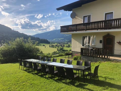 House | Outdoor dining