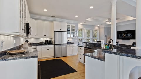 New Gorgeous Granite Counter Tops