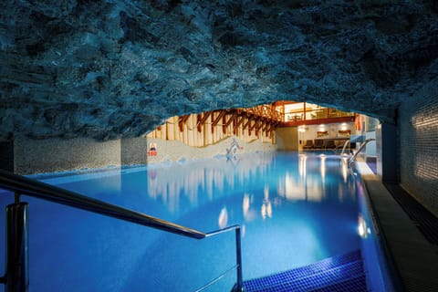 Indoor pool, sun loungers, lifeguards on site