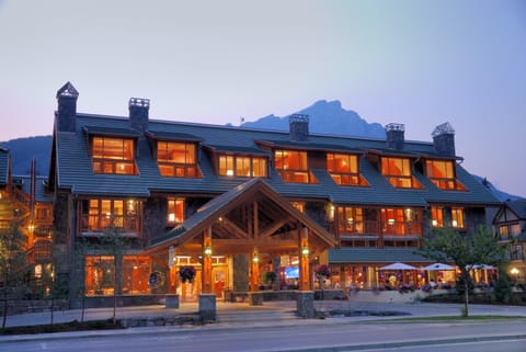 Enjoy a relaxing stay in Banff!