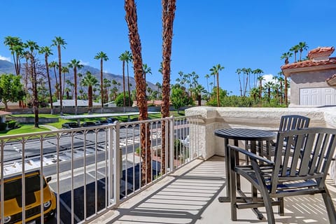 K0472 - GUEST BEDROOM BALCONY VIEW