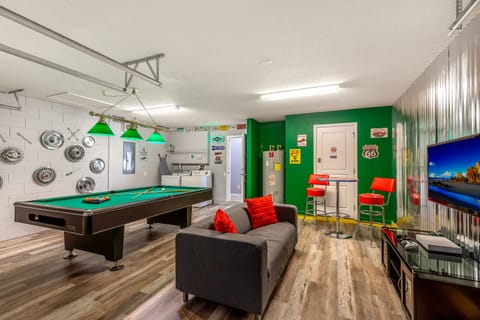 game room, pool table, skee ball