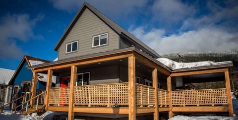 Welcome To Revelstoke Guest House