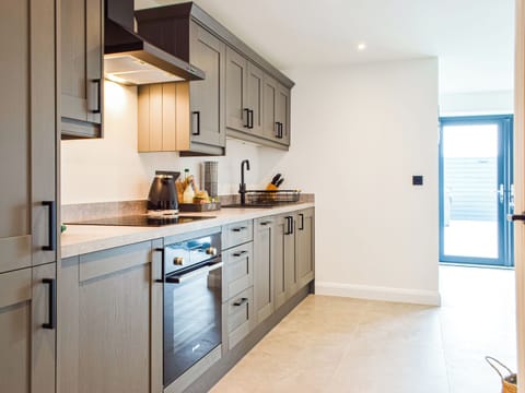 Kitchen | Hafan Gwyn - Cardigan Bay Cottages, Felinwynt, near Cardigan