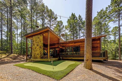 Broken Bow Vacation Rental | 2BR + Loft | 2BA | 1,600 Sq Ft