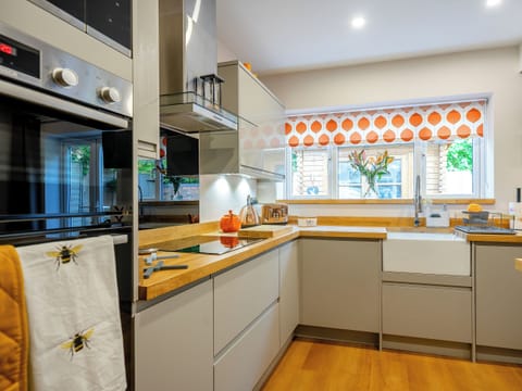 Kitchen | Hare Bee & Bee, Stratford Upon Avon