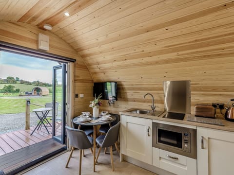 Open plan living space | Brook Valley Glamping-Beech - Brook Valley Glamping, Llanfair Caereinion