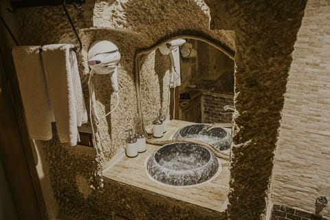 206-SUIT ROOM-NURBANI SULTAN | Bathroom | Free toiletries, hair dryer, bathrobes, slippers