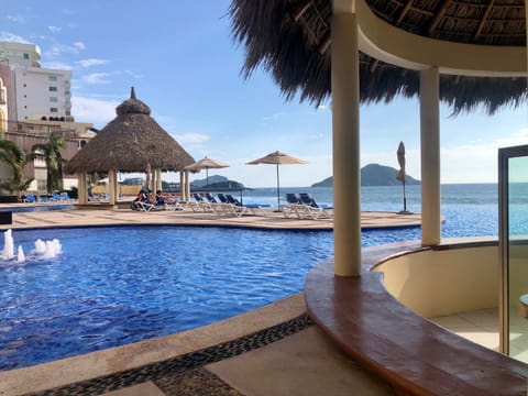 The pool right in front of the ocean.   Happiest place on earth. 