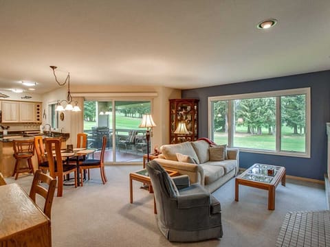 An open and welcoming floor plan.