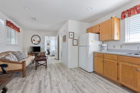 House, 4 Bedrooms | Living area