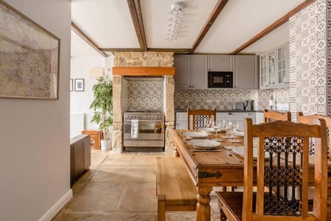 Apartment | Private kitchen | Fridge, microwave, oven, stovetop