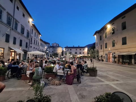 House, 3 Bedrooms, Balcony, Garden View | Outdoor dining