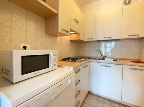 Apartment, 2 Bedrooms, Balcony, City View | Interior