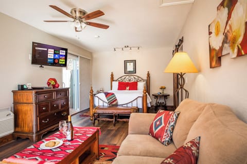 Traditional Double Room | Blackout drapes, free WiFi