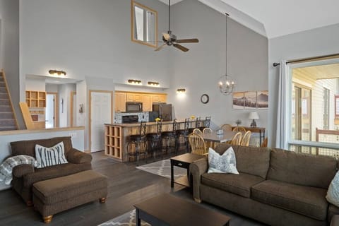 Open floor plan living room, dining room and kitchen.