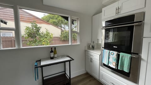 Dual wall-mounted ovens