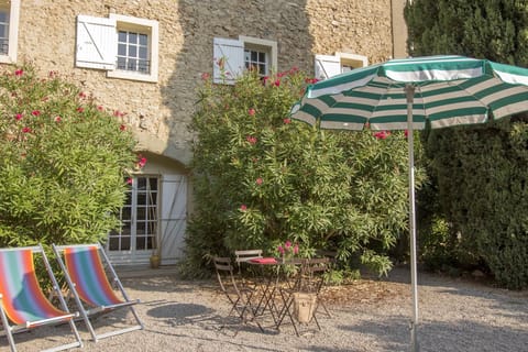 Coté cour