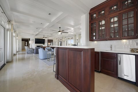 Villa Blanco - Holiday Isle - Bar & Kitchenette