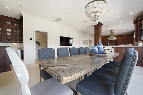 Villa Blanco - Holiday Isle - Dining Room